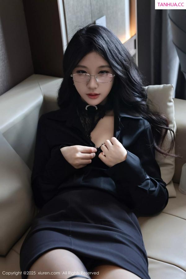   [XiuRen]高清写真图 2025.04.18 No.10167 小芭乐 黑色OL第75张图片